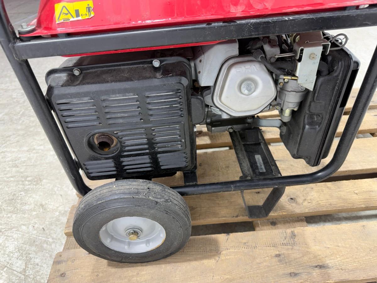 1998 Honda EM3000X aggregat på hjul.