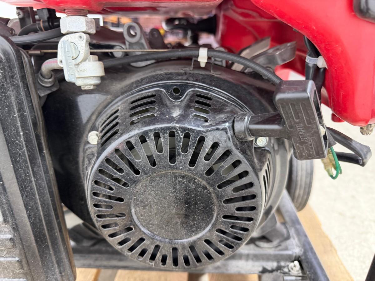 1998 Honda EM3000X aggregat på hjul.
