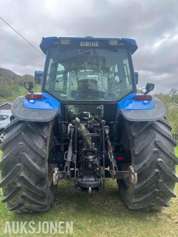 2005 New Holland TD60 traktor med laster