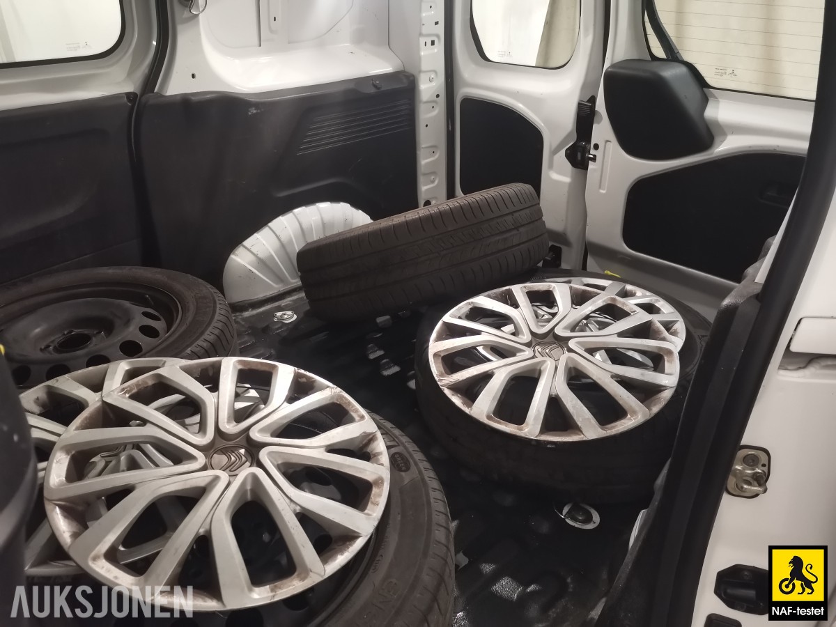 2019 Citroen Berlingo BlueHDI 131 HK L1 AUT SKYVEDØRER PARKERINGSSENSORER