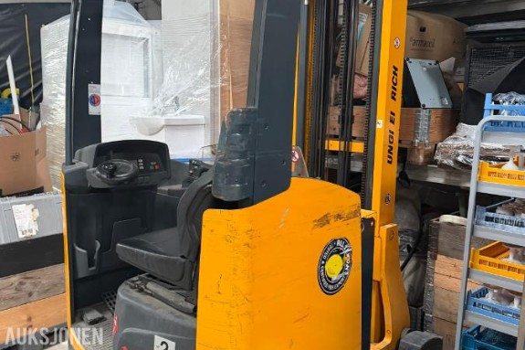 Jungheinrich ETV 214 skyvemasttruck selges 