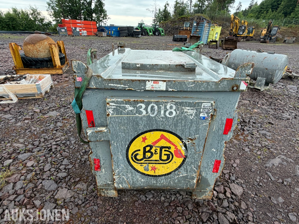 2015 Vera Dieseltank 1000L – Ca. 60 % innhold