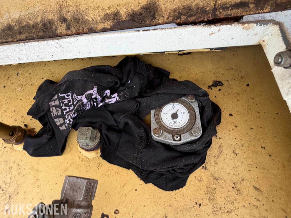 2015 Vera Dieseltank 1000L – Ca. 60 % innhold