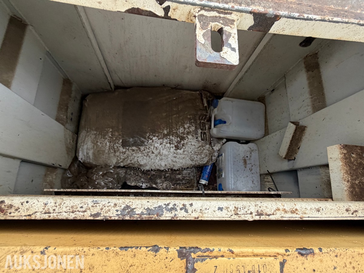 2015 Vera Dieseltank 1000L – Ca. 60 % innhold