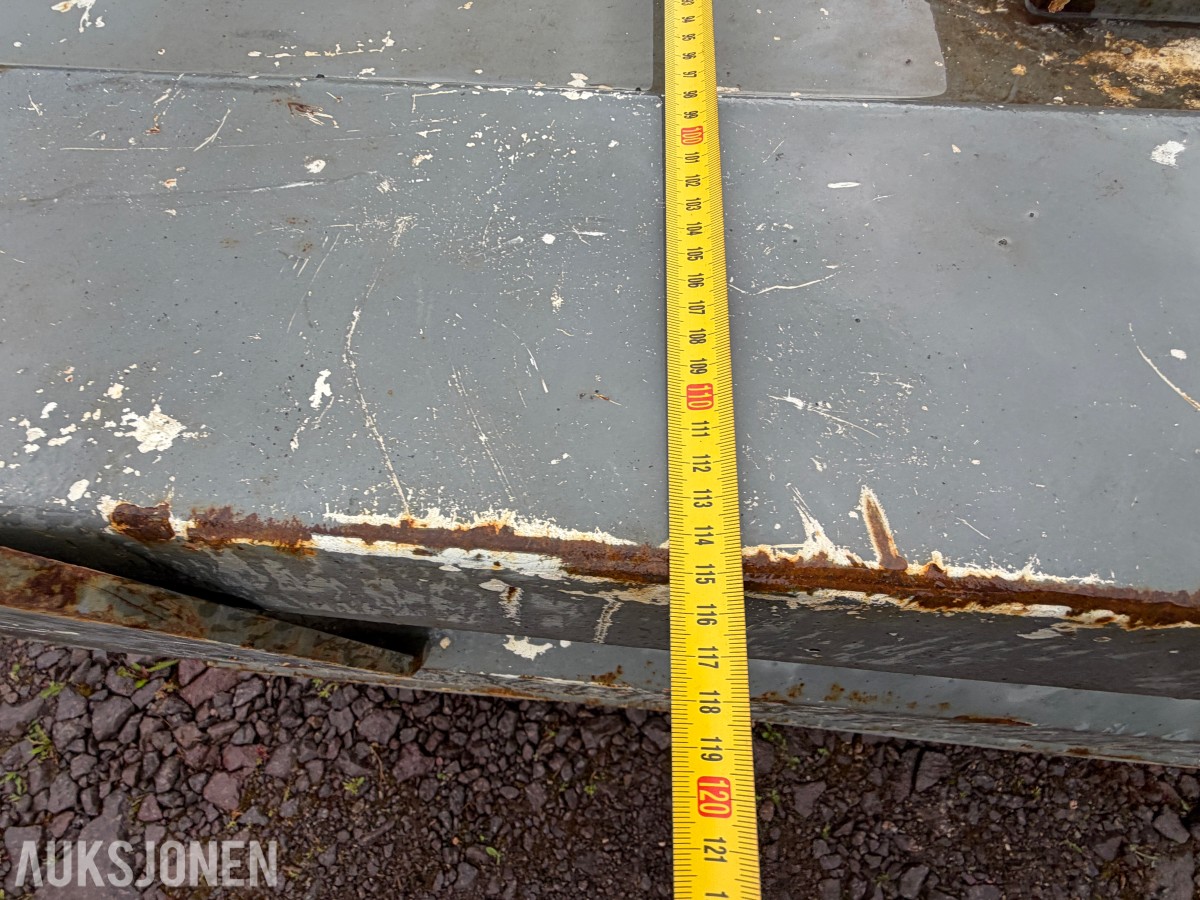 2015 Vera Dieseltank 1000L – Ca. 60 % innhold