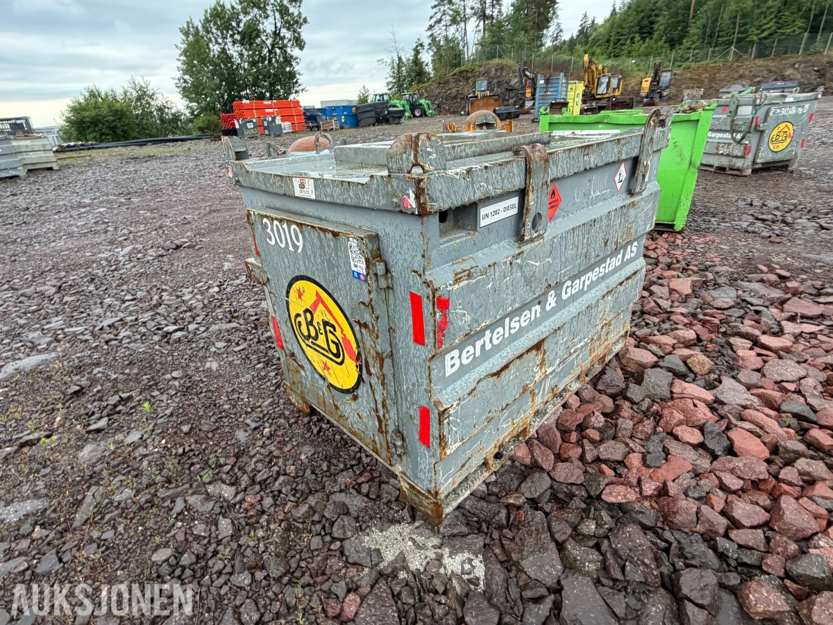 2015 - Dieseltank 1000 liter (Vera) tom tank