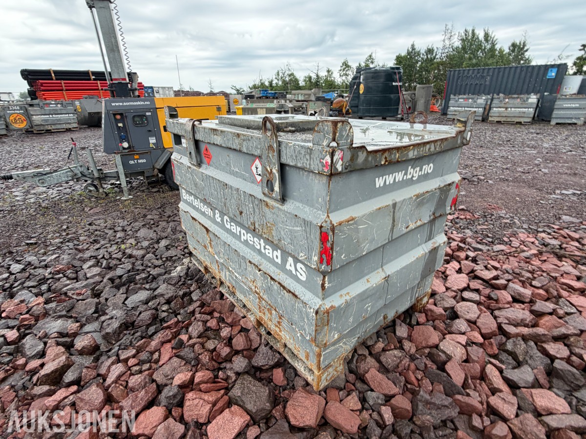 2015 - Dieseltank 1000 liter (Vera) tom tank