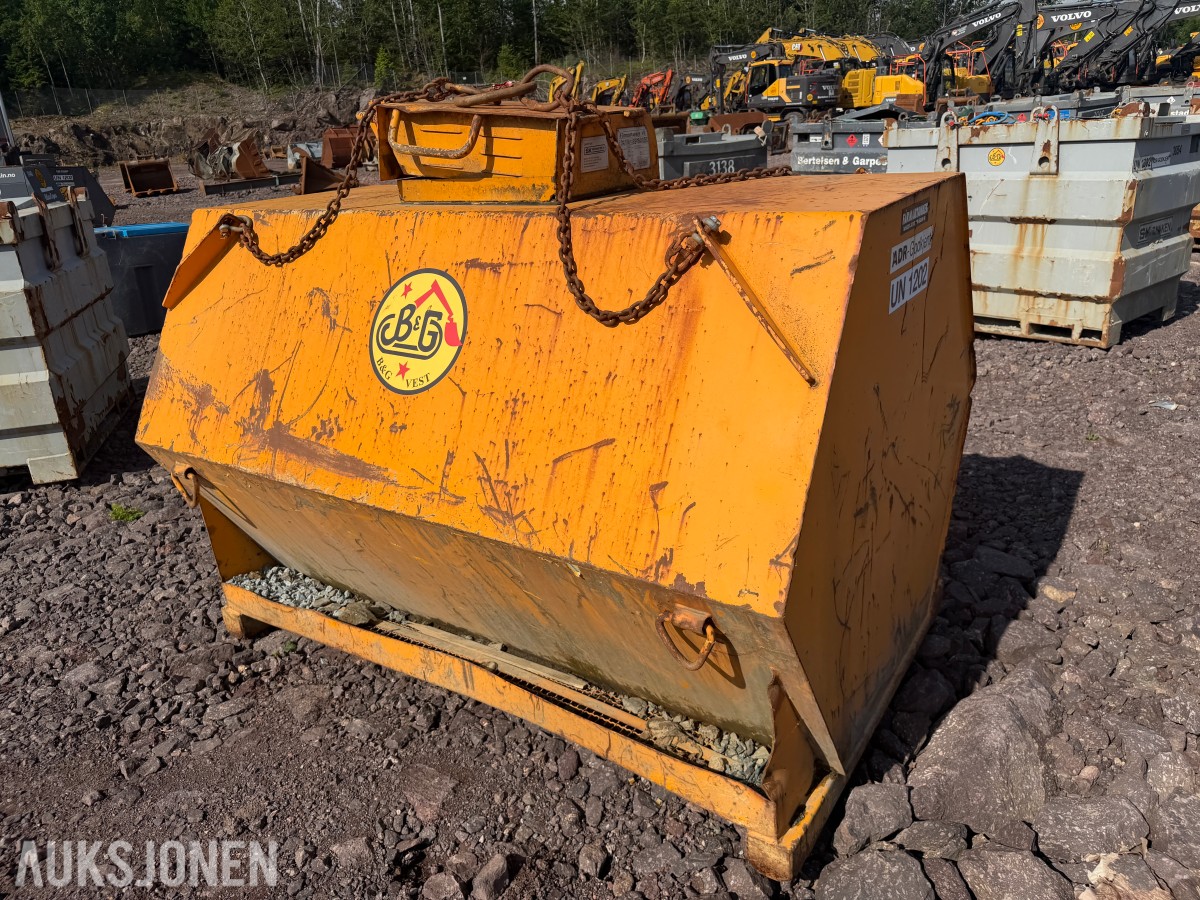 Deseltank Färmartanken AB – 2000 liter - (Ca 900L på tankken)