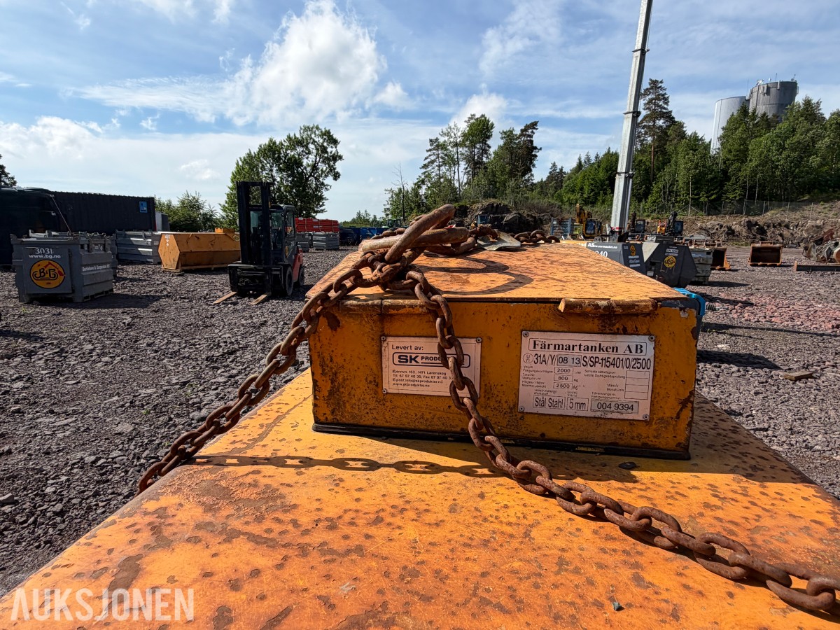 Deseltank Färmartanken AB – 2000 liter - (Ca 900L på tankken)