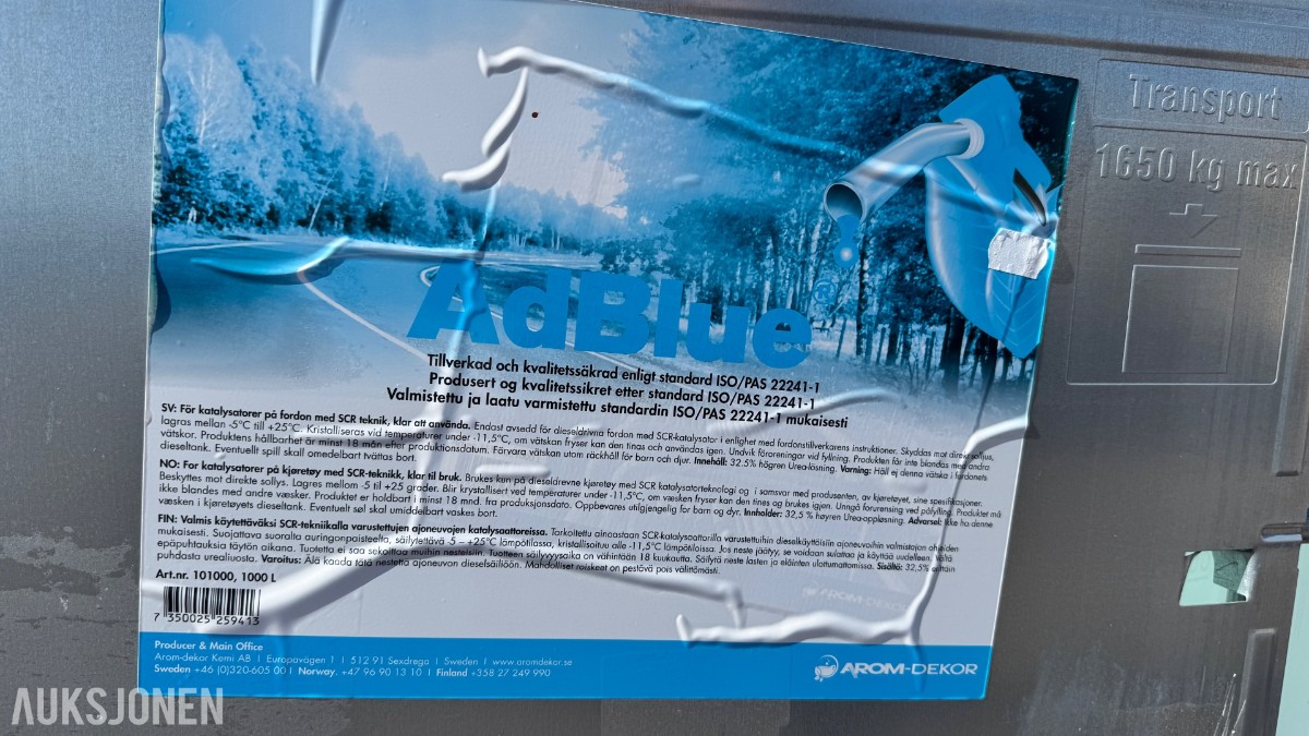 1000 L IBC-container med AdBlue – Arom Dekor