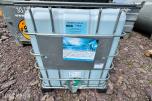 1000 L IBC-container med AdBlue – Arom Dekor