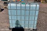 1000 L IBC-container med AdBlue – Arom Dekor