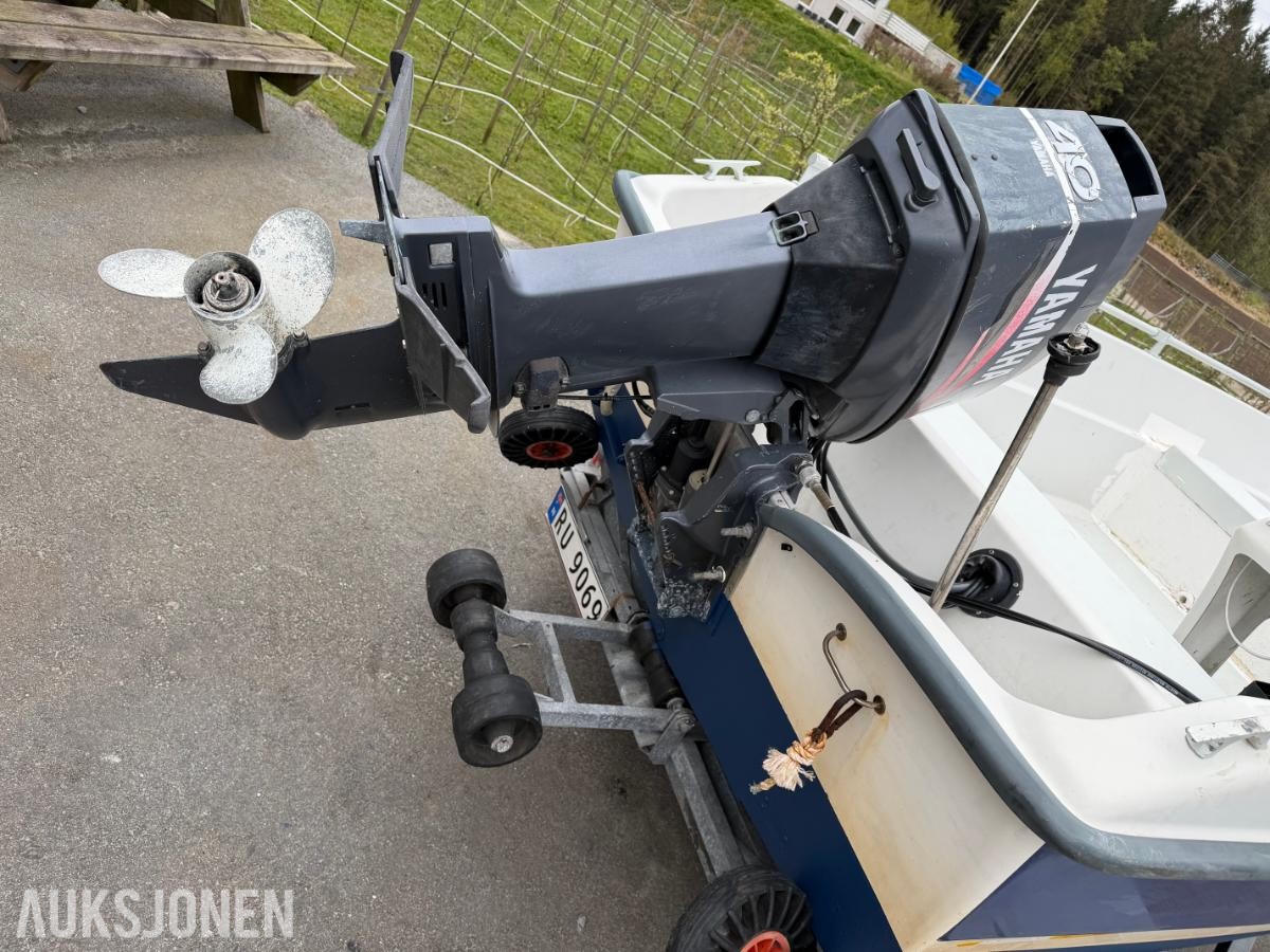 Askeladden 435 Liten båt med tralle og motor 40hk