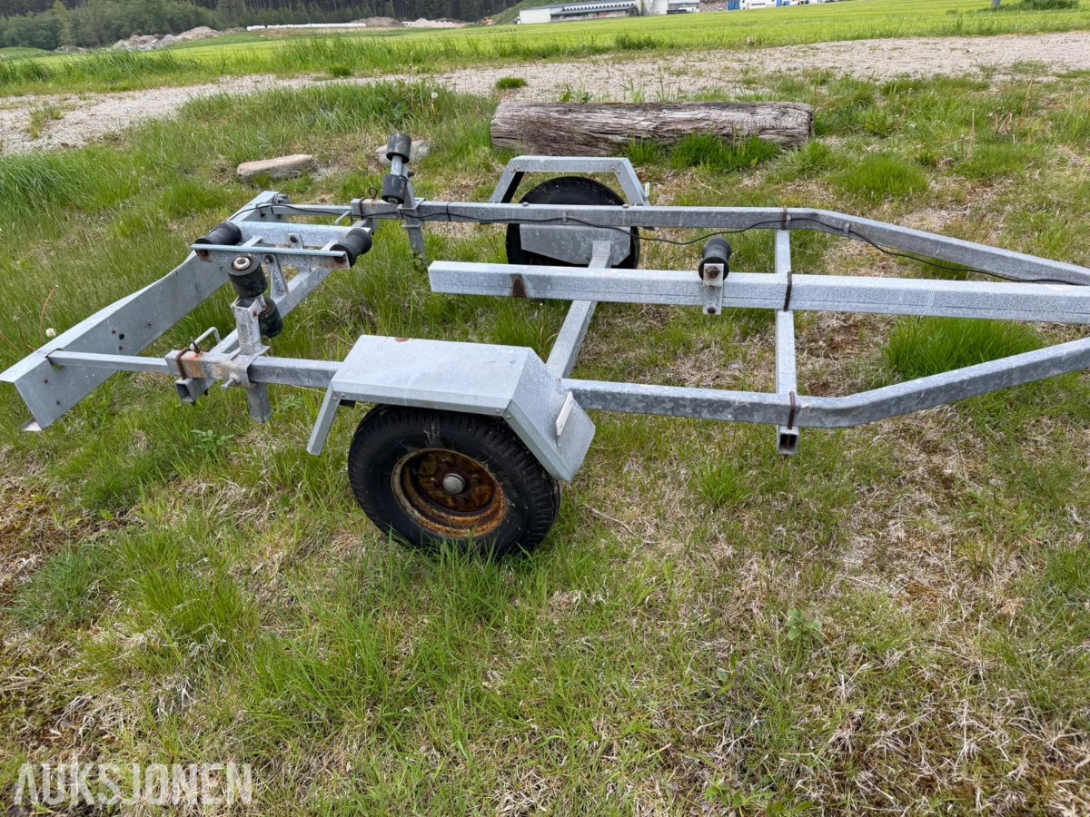 Askeladden 435 Liten båt med tralle og motor 40hk