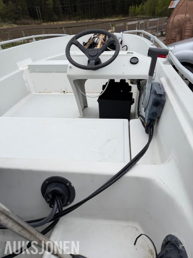 Askeladden 435 Liten båt med tralle og motor 40hk
