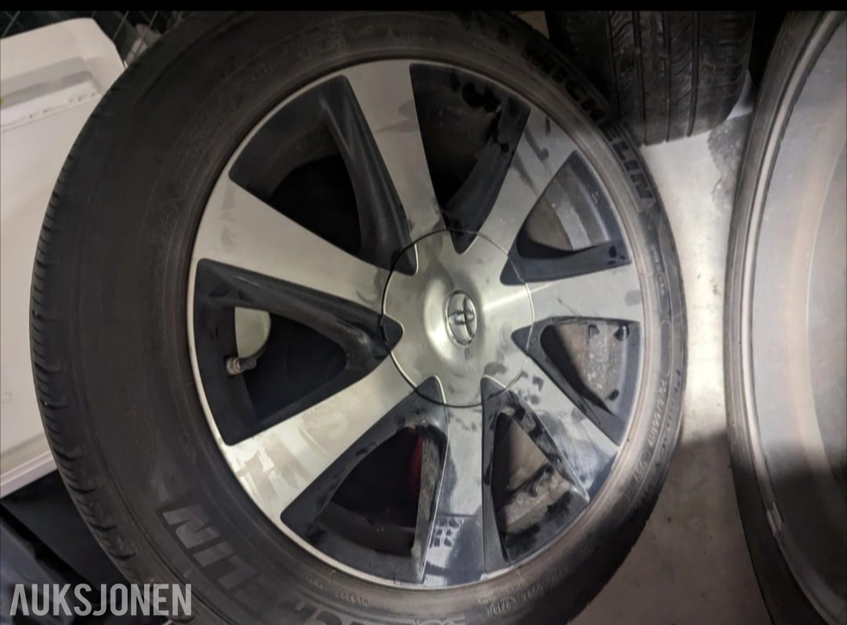 Sommerdekk og felg 215/55 R17 Michelin