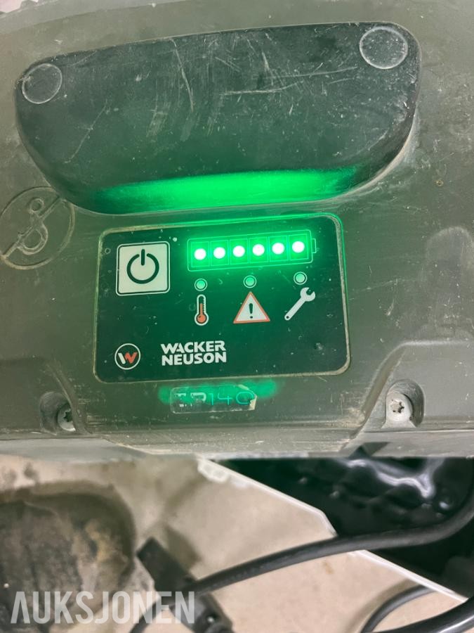 2022 Wacker Neuson batteri Bp1400 + lader