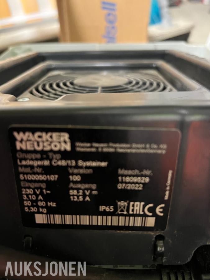 2022 Wacker Neuson batteri Bp1400 + lader