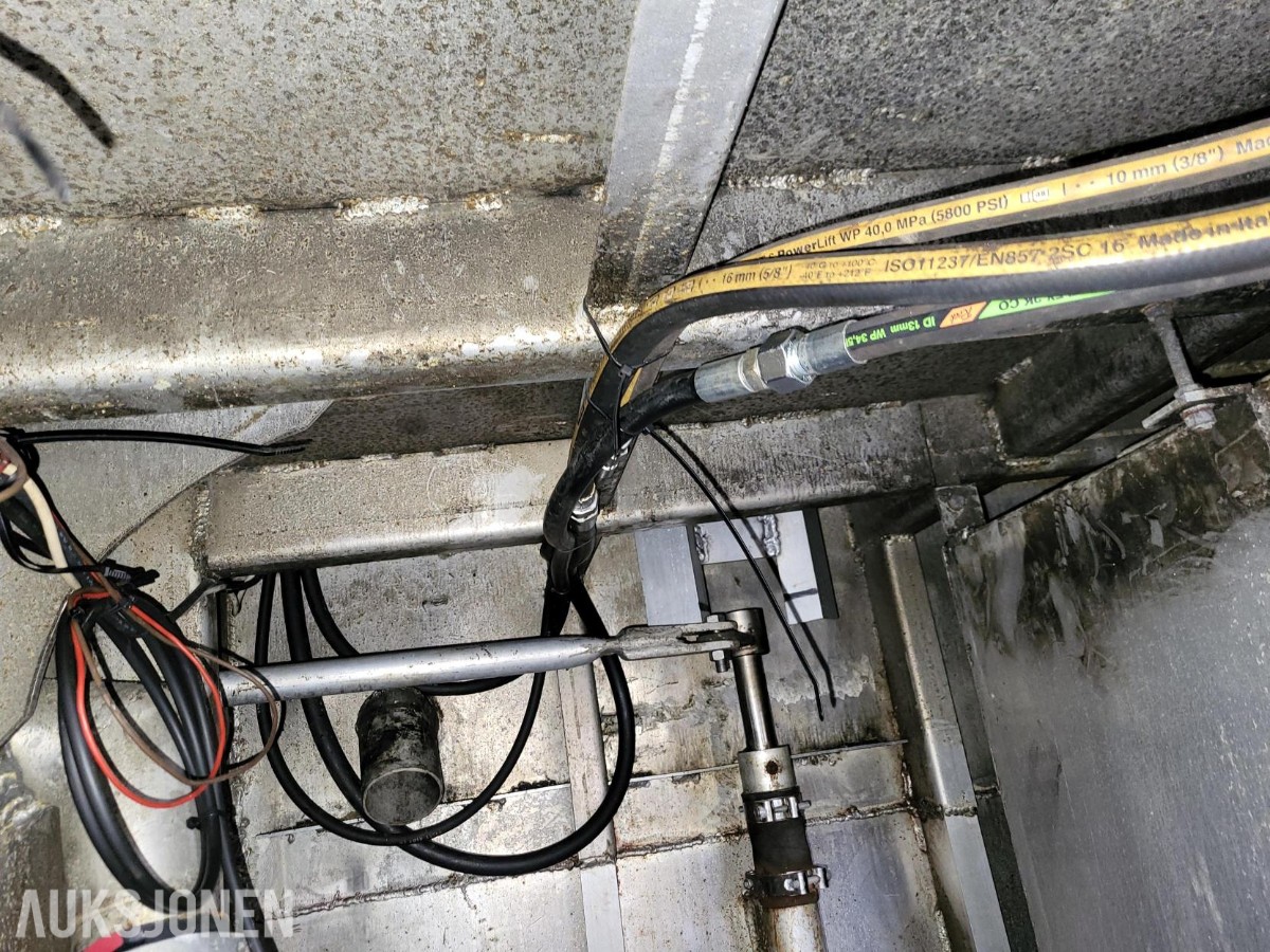 Ørnli Verft arbeidsbåt / aluminiumskatamaran | 9,9 m | 2 x SABB | Kran | Reparasjonsobjekt