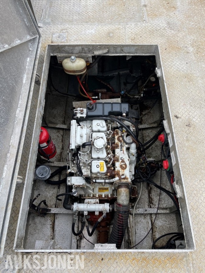 Ørnli Verft arbeidsbåt / aluminiumskatamaran | 9,9 m | 2 x SABB | Kran | Reparasjonsobjekt