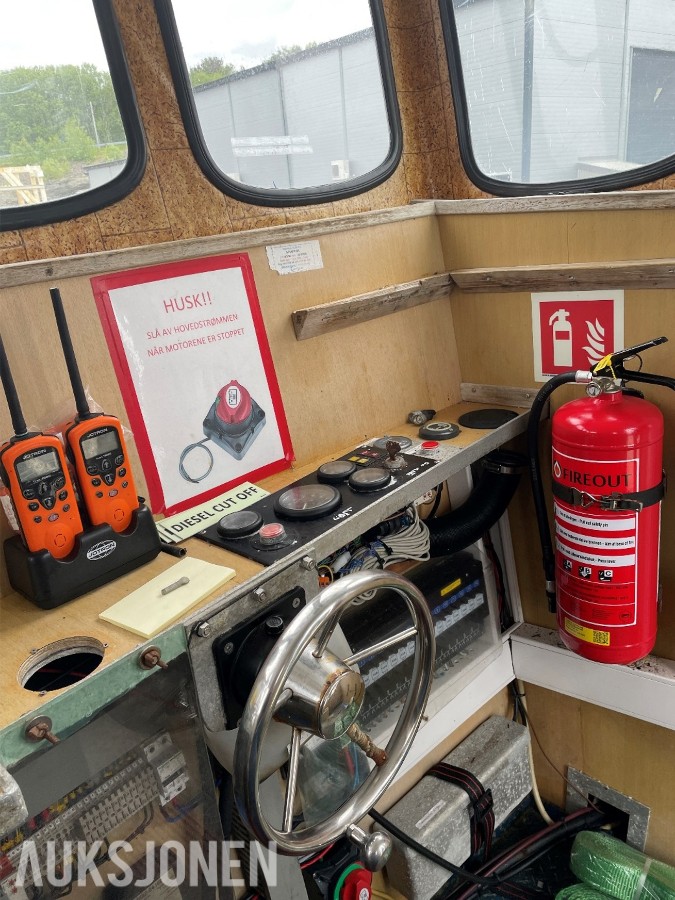 Ørnli Verft arbeidsbåt / aluminiumskatamaran | 9,9 m | 2 x SABB | Kran | Reparasjonsobjekt