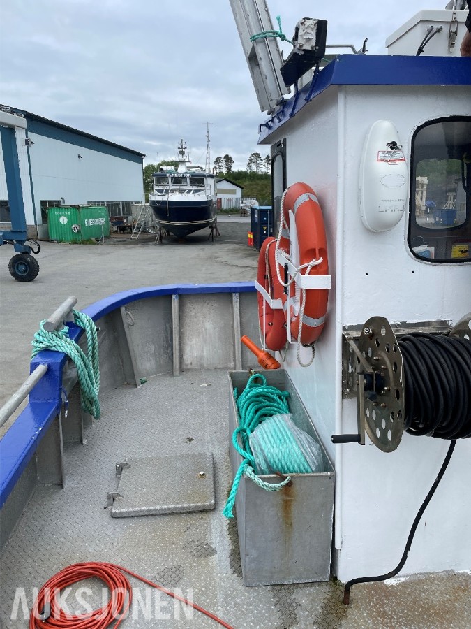 Ørnli Verft arbeidsbåt / aluminiumskatamaran | 9,9 m | 2 x SABB | Kran | Reparasjonsobjekt