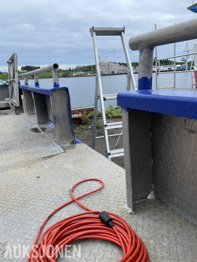Ørnli Verft arbeidsbåt / aluminiumskatamaran | 9,9 m | 2 x SABB | Kran | Reparasjonsobjekt