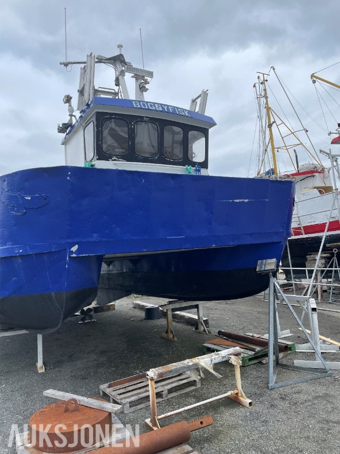 Ørnli Verft arbeidsbåt / aluminiumskatamaran | 9,9 m | 2 x SABB | Kran | Reparasjonsobjekt