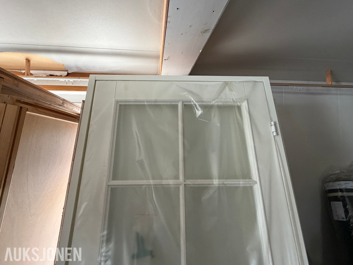 Dør med karm / 90x220cm / Hvit / Glass og sprosser