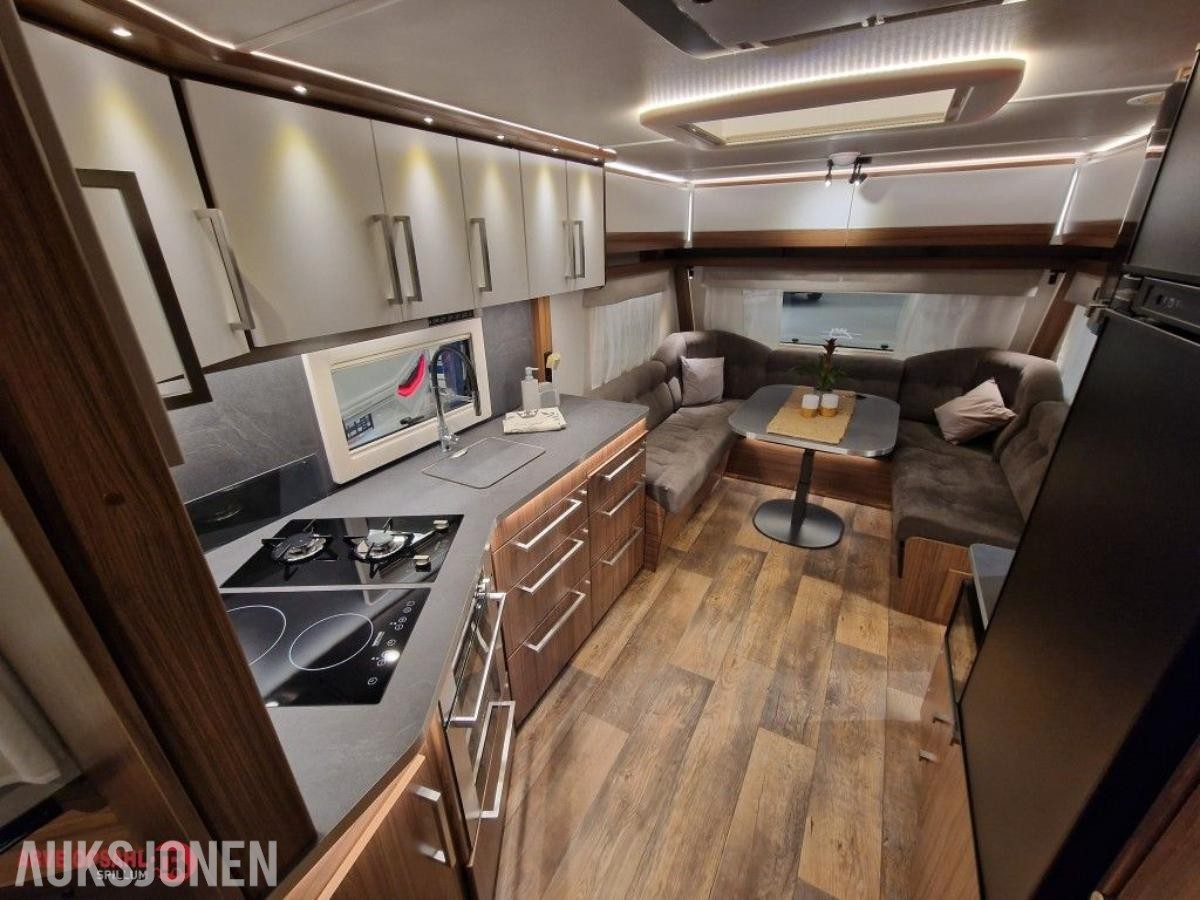 2023 Campingvogn - Polar Customized 680 BQDA + Mover Xt4 /Solcelle/Markise
