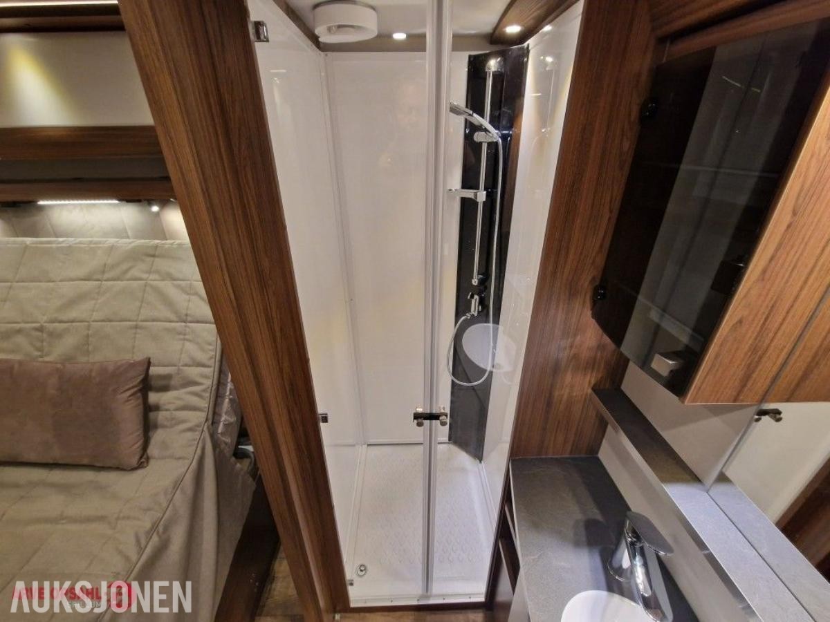 2023 Campingvogn - Polar Customized 680 BQDA + Mover Xt4 /Solcelle/Markise