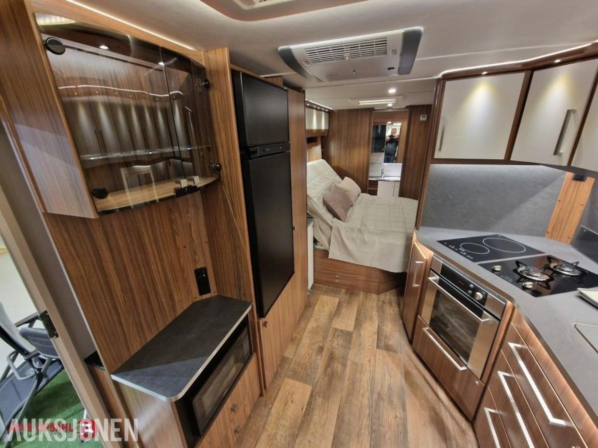 2023 Campingvogn - Polar Customized 680 BQDA + Mover Xt4 /Solcelle/Markise