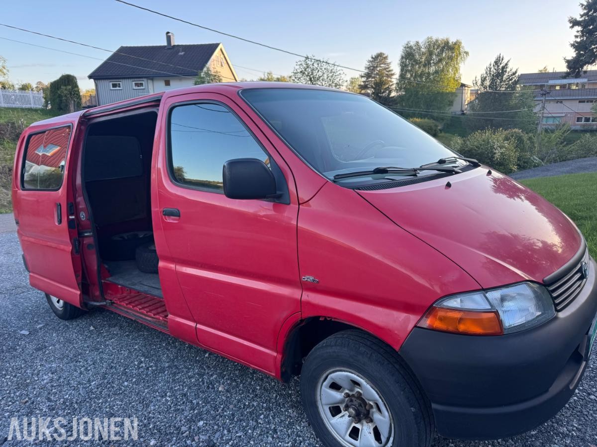 2004 Toyota HiAce 2.5-102 D 4WD, 292256km
