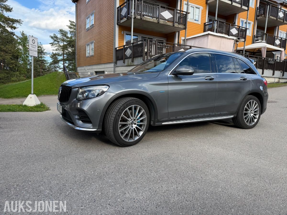 2017 Mercedes-Benz GLC 350E 2.0 211hk  4MATIC skinnseter navigasjon adaptiv cruisekontroll hengerfeste s+v dekk eu ok 09.2027 