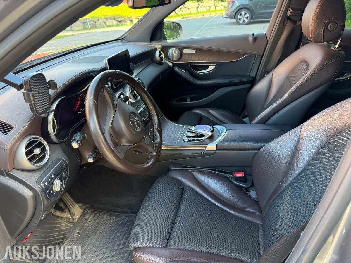 2017 Mercedes-Benz GLC 350E 2.0 211hk  4MATIC skinnseter navigasjon adaptiv cruisekontroll hengerfeste s+v dekk eu ok 09.2027 
