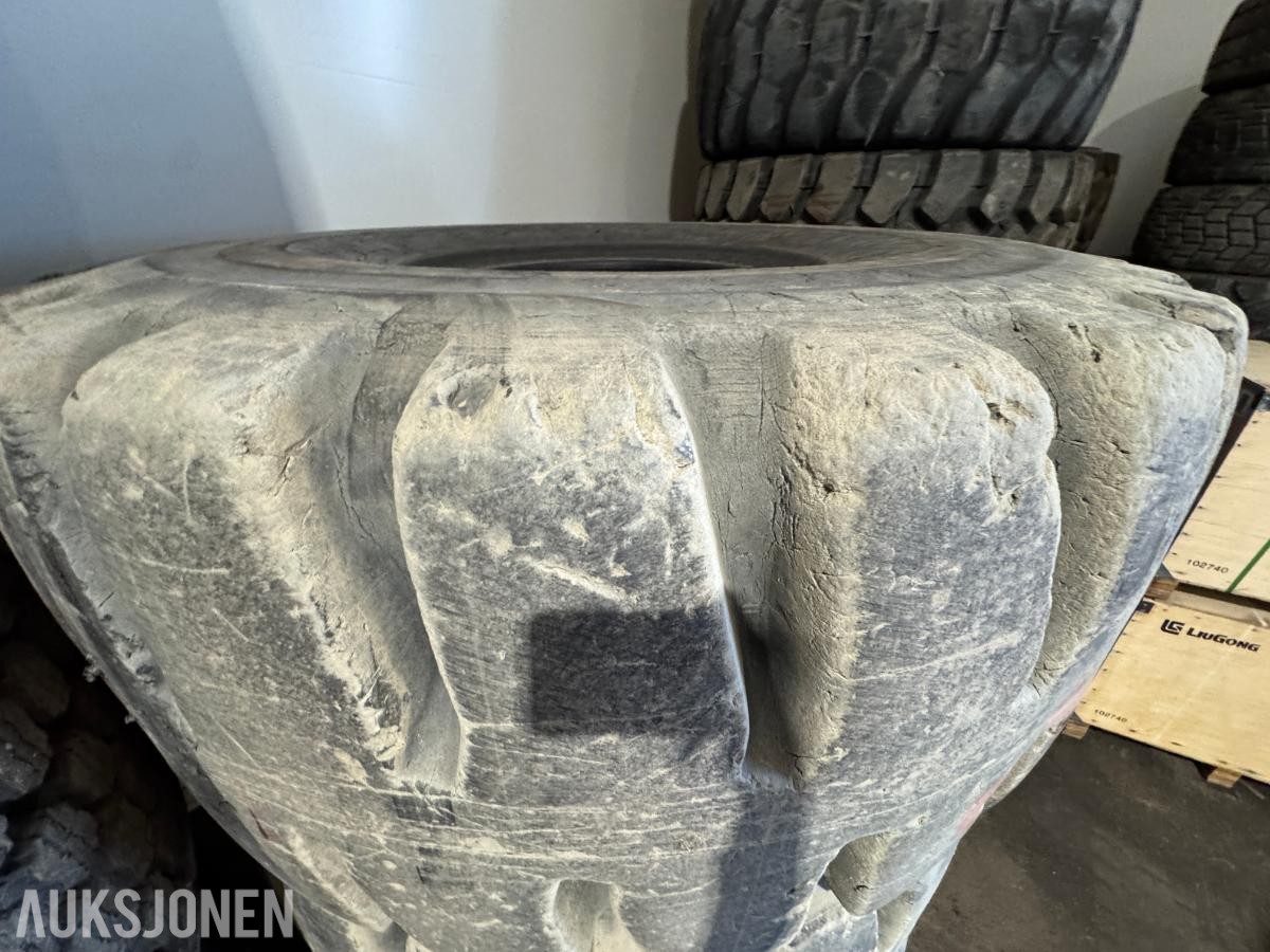 Bridgestone V-Steel D-lug 29.5R25 / 4 stk hjullaster dekk 