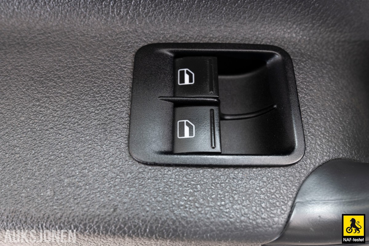 2012 Volkswagen CADDY MAXI 2.0 GASSDRIFT TILHENGERFESTE INNREDNING KUNSTLÆR