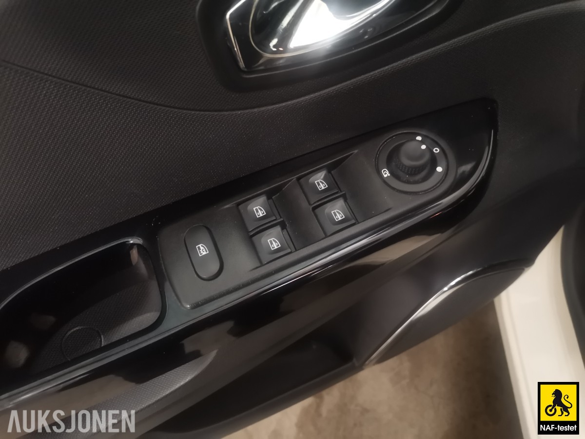 2015 Renault CAPTUR TCe 120HK AUTOMAT NAVI CRUISE LAV KM