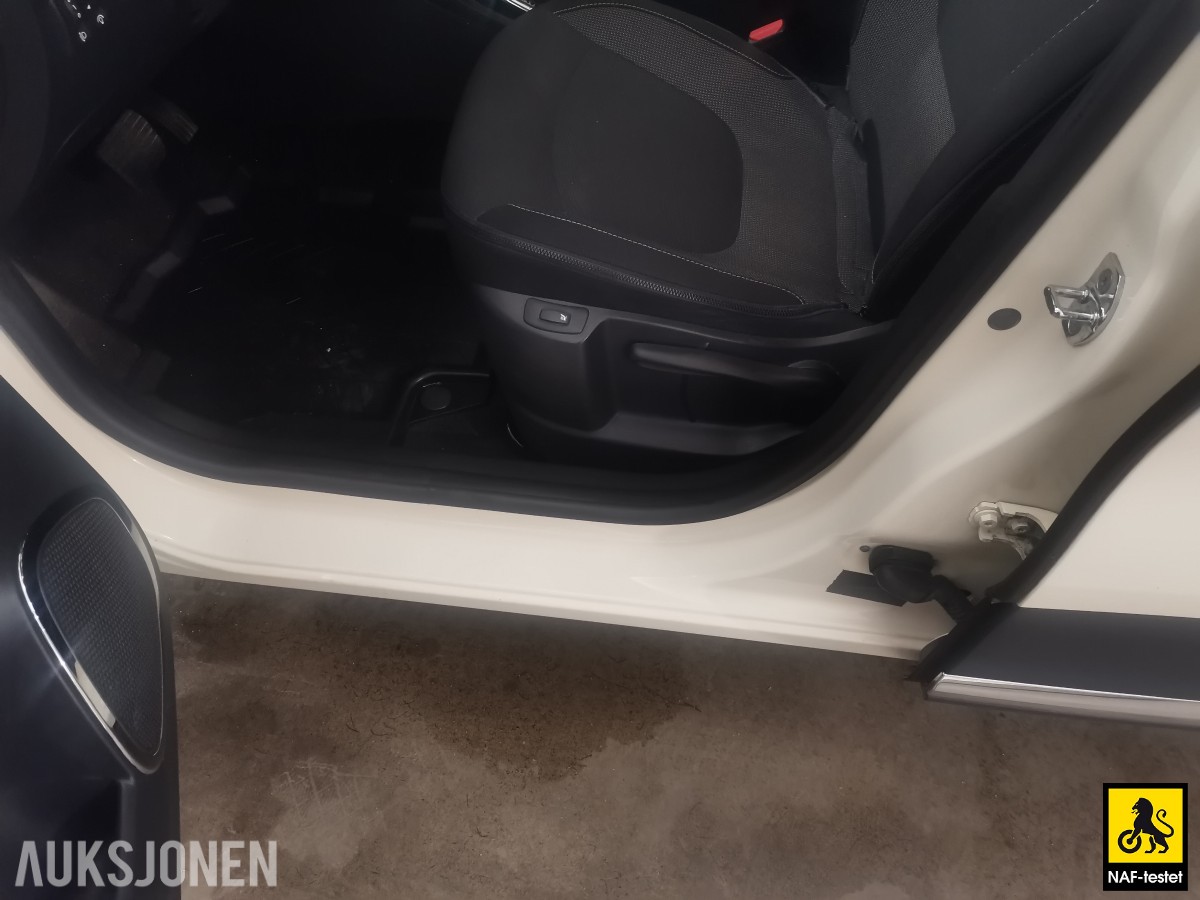 2015 Renault CAPTUR TCe 120HK AUTOMAT NAVI CRUISE LAV KM