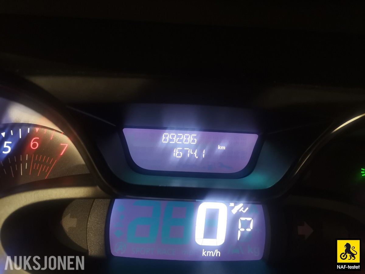 2015 Renault CAPTUR TCe 120HK AUTOMAT NAVI CRUISE LAV KM