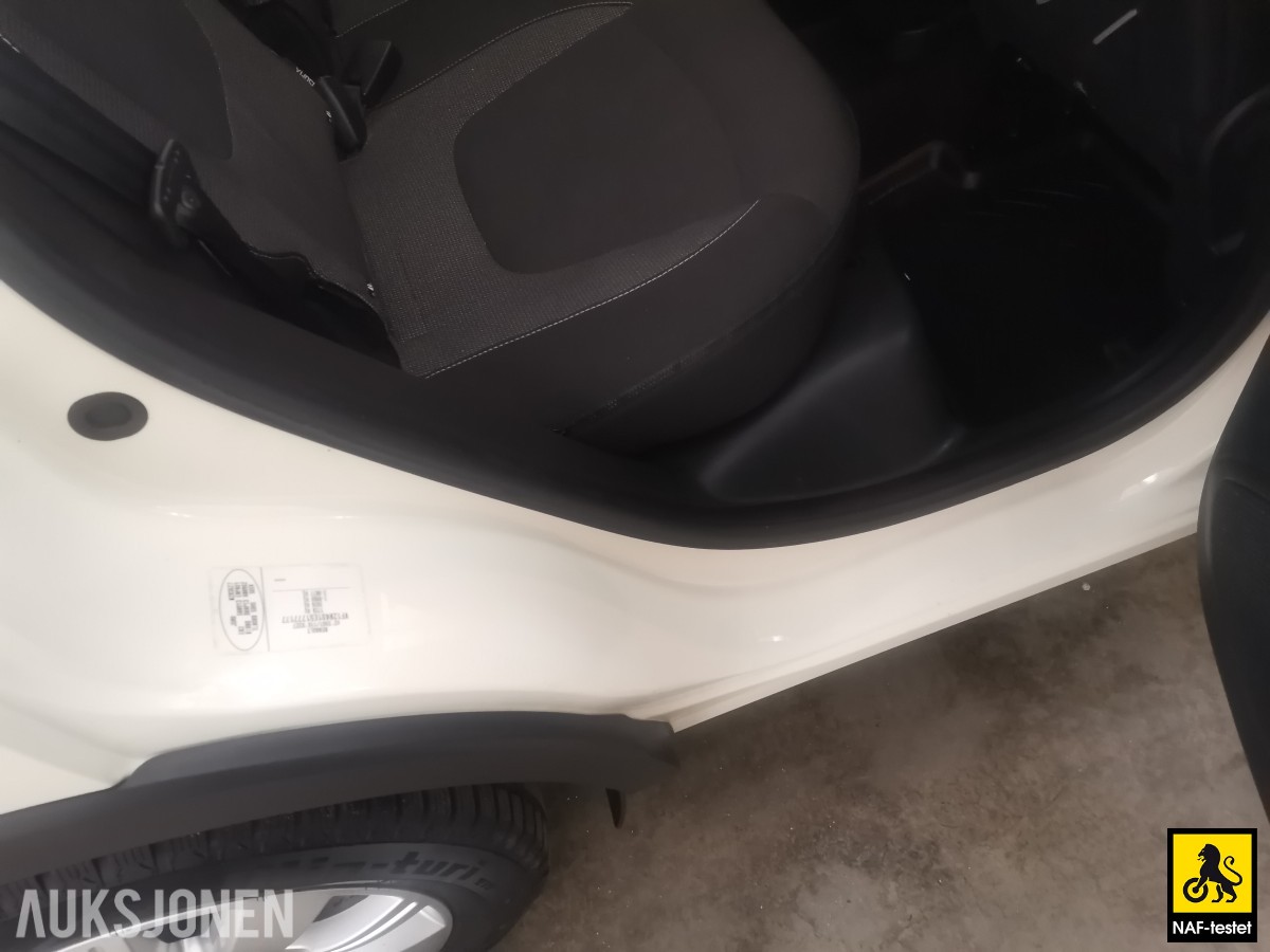 2015 Renault CAPTUR TCe 120HK AUTOMAT NAVI CRUISE LAV KM