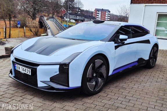 2023 HiPhi Z 672hk AWD 5-s, Automatgir, Luftfjæring, Massasje, Ryggekamera, Sportsseter