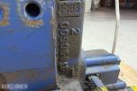 Liebherr hydraulikkblokk med ventiler og koblinger – industrielt hydraulikksystem 