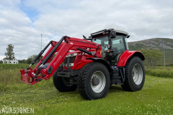 2017 Massey Ferguson 6718 med Ålø FL.4124 laster, og to sett hjul