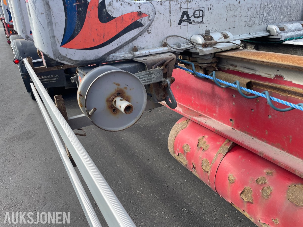 2015 Närko D4YS11T11 tømmerhenger med Exte banker