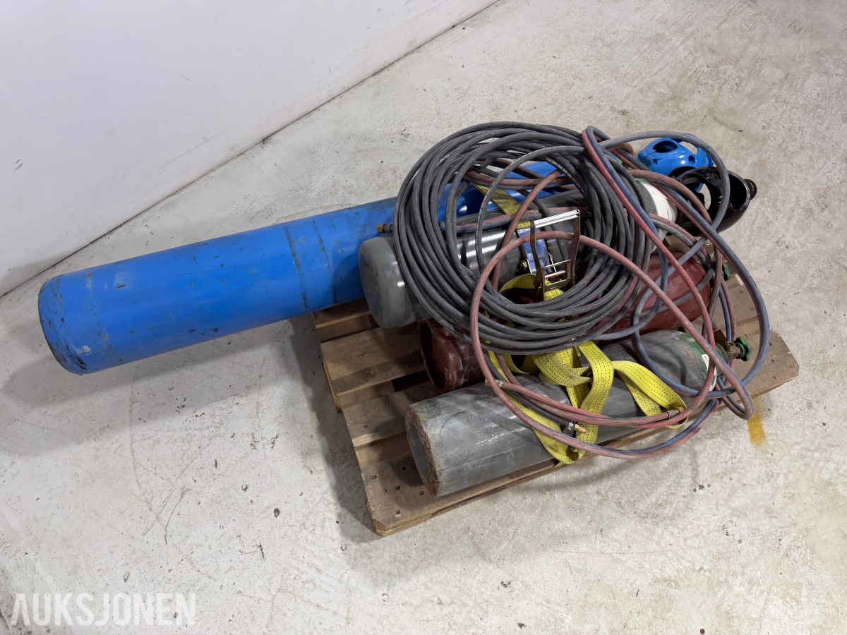 Gassflasker med argon og oksygen og tilbehør