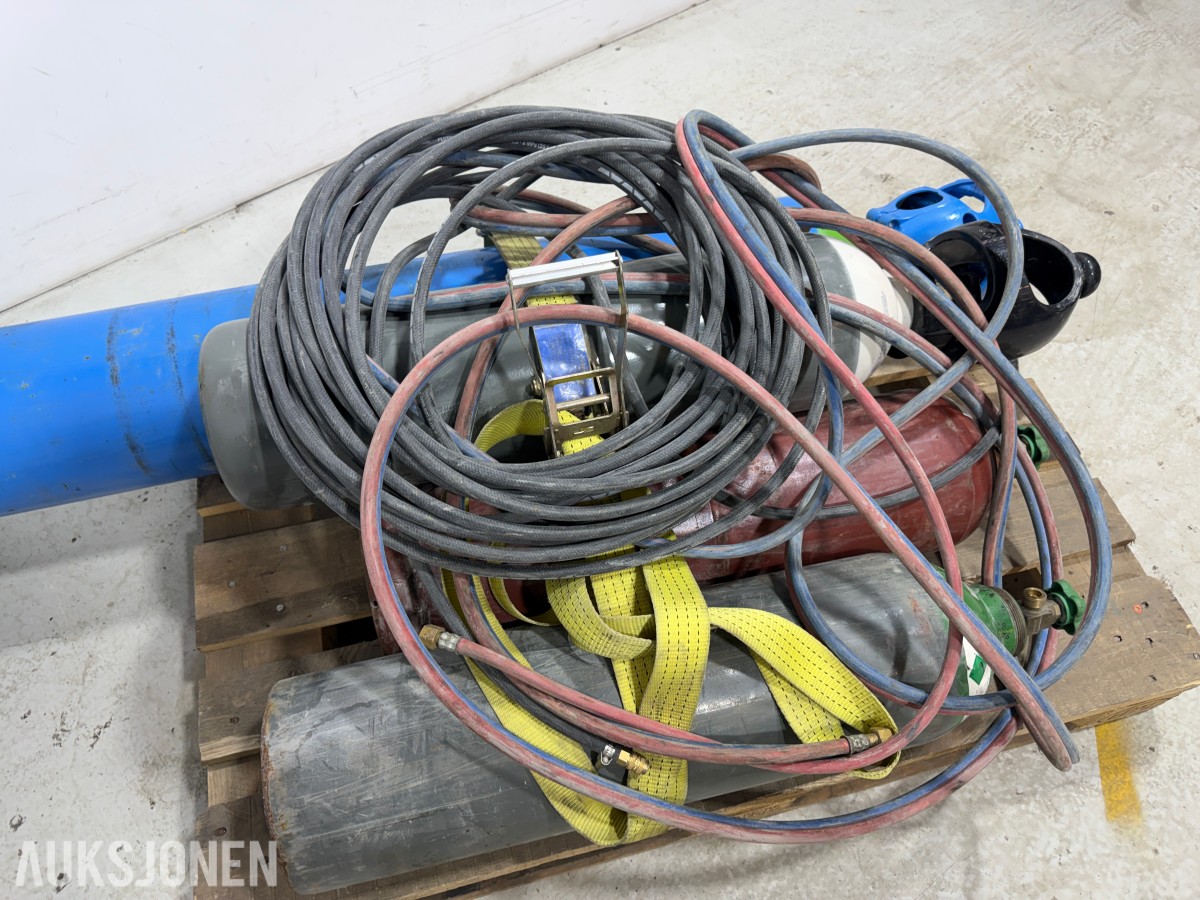Gassflasker med argon og oksygen og tilbehør