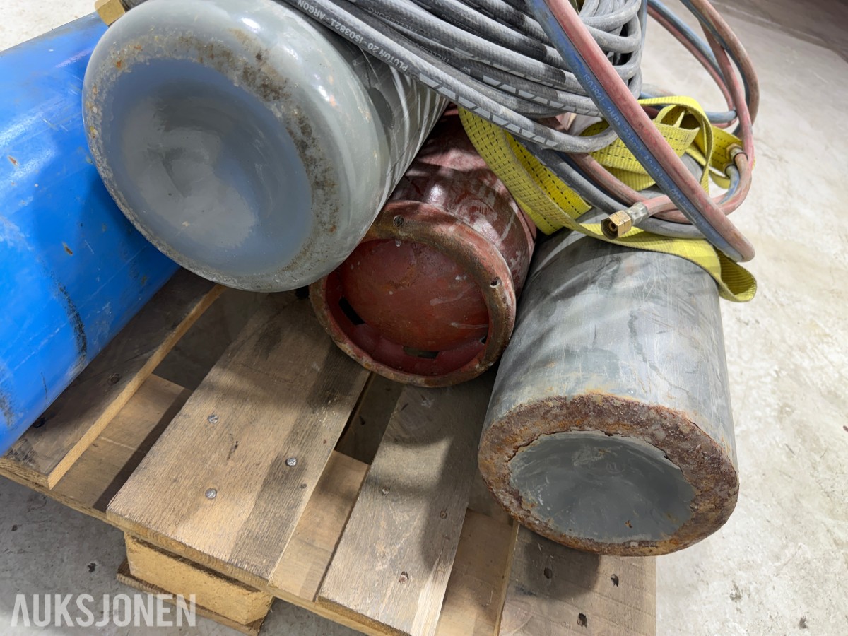 Gassflasker med argon og oksygen og tilbehør
