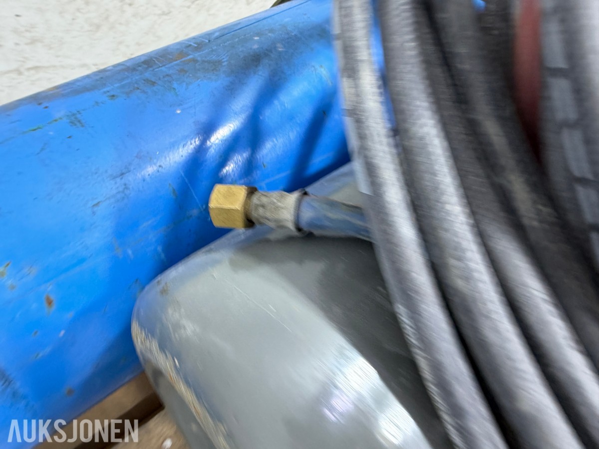 Gassflasker med argon og oksygen og tilbehør