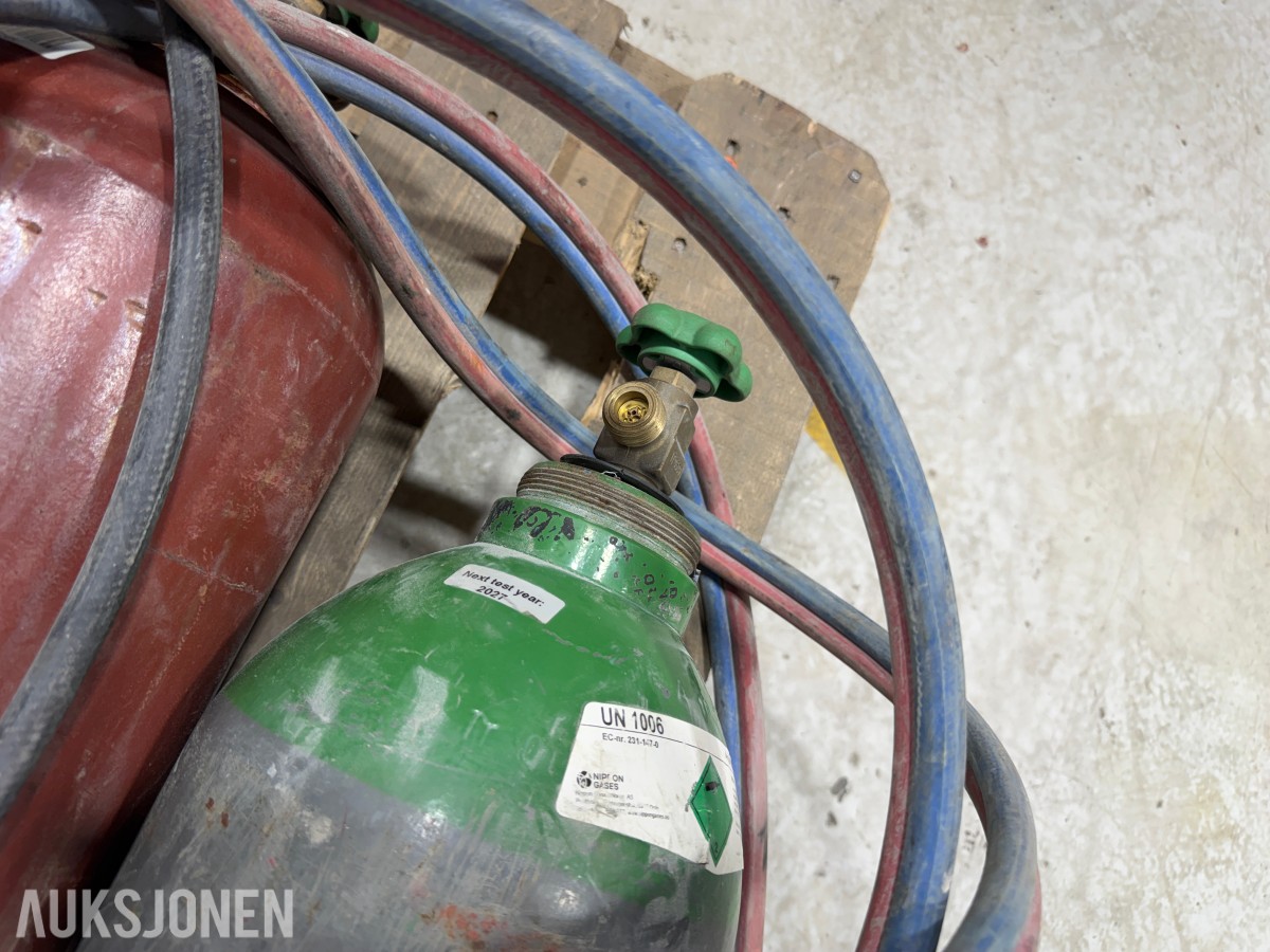 Gassflasker med argon og oksygen og tilbehør